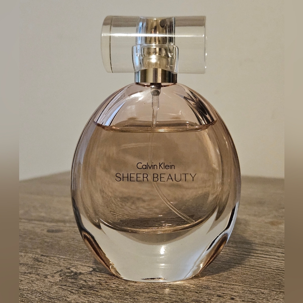 Calvin Klein sheer beauty perfume 1 Oz 30 Ml